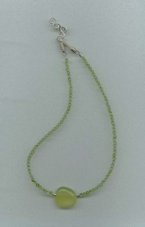 parrot green chaledony on peridot strand